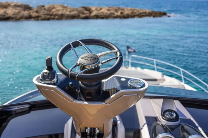 Sunseeker 65 Sport yacht