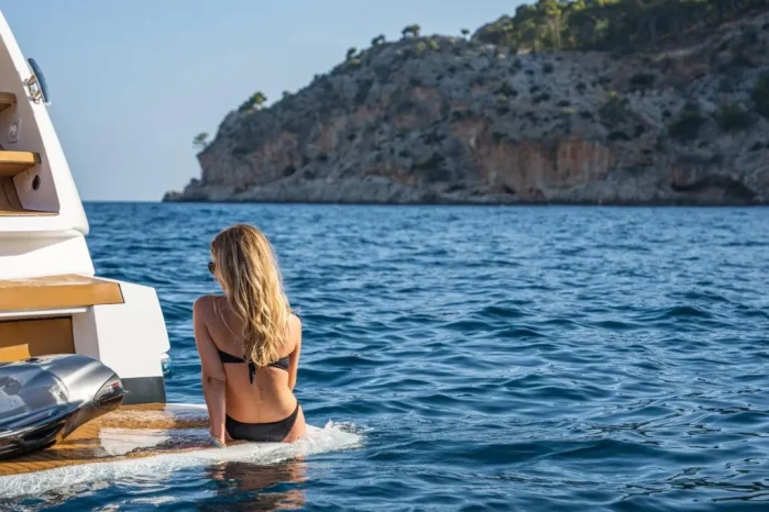 Sunseeker 65 Sport yacht