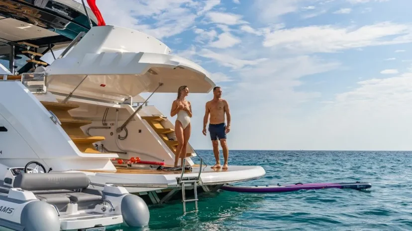 Sunseeker 65 Sport yacht