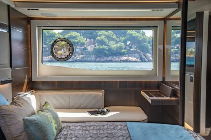 Sunseeker 65 Sport yacht