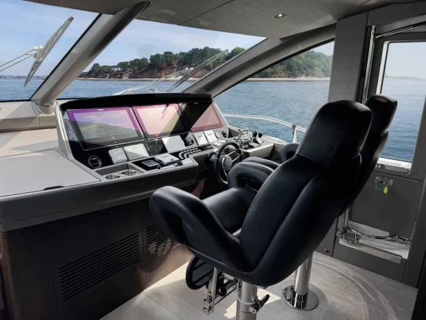 Sunseeker 76 Yacht