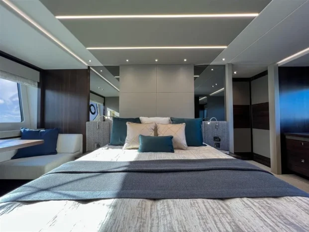 Sunseeker 76 Yacht