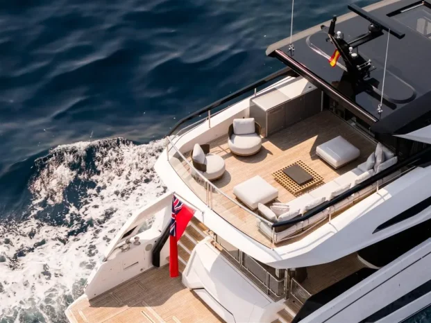 Sunseeker 82 Ocean Enclosed