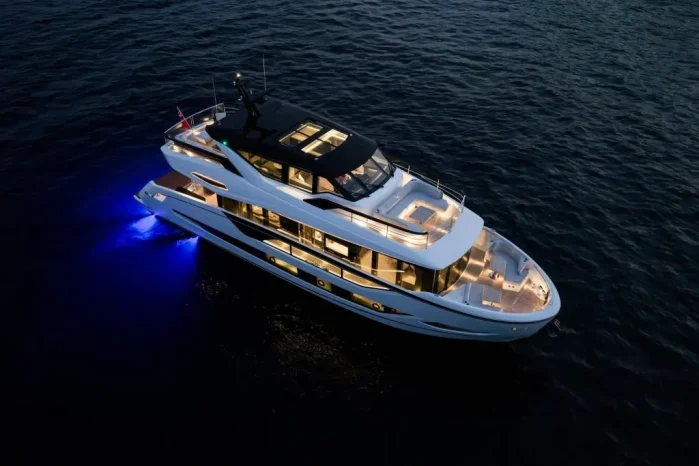 Sunseeker 82 Ocean Enclosed