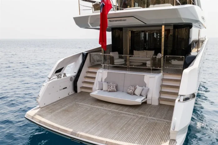 Sunseeker 82 Ocean Enclosed