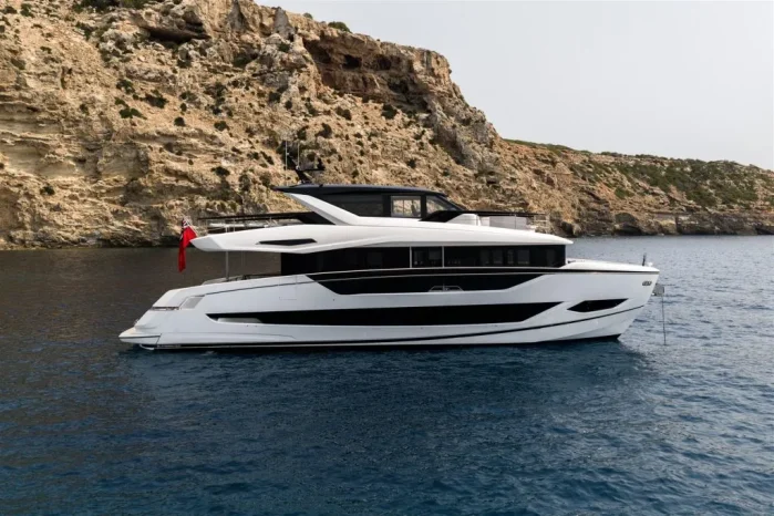 Sunseeker 82 Ocean Enclosed