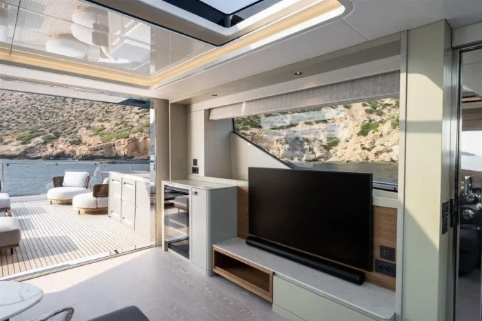 Sunseeker 82 Ocean Enclosed