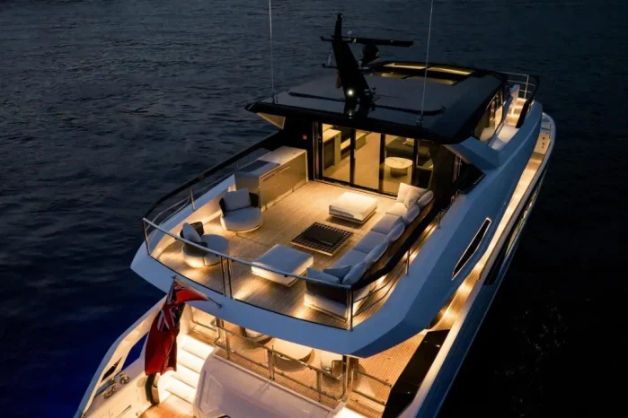 Sunseeker 82 Ocean Enclosed