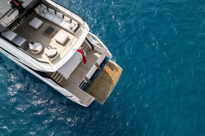 Sunseeker 82 Ocean Enclosed