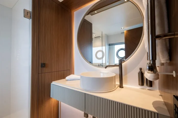 Sunseeker 82 Ocean Enclosed