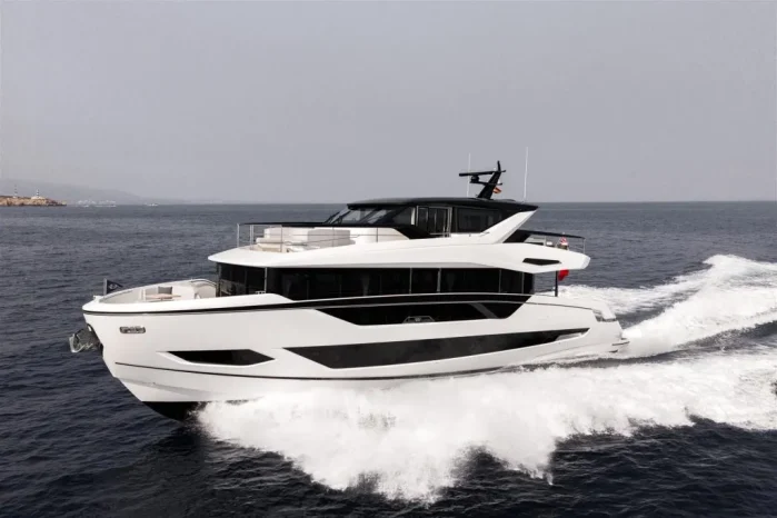 Sunseeker 82 Ocean Enclosed