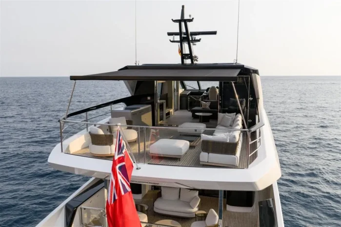Sunseeker 82 Ocean Enclosed