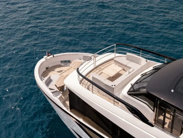 Sunseeker 82 Ocean Enclosed