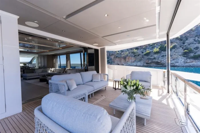 Sunseeker 90 Ocean Enclosed