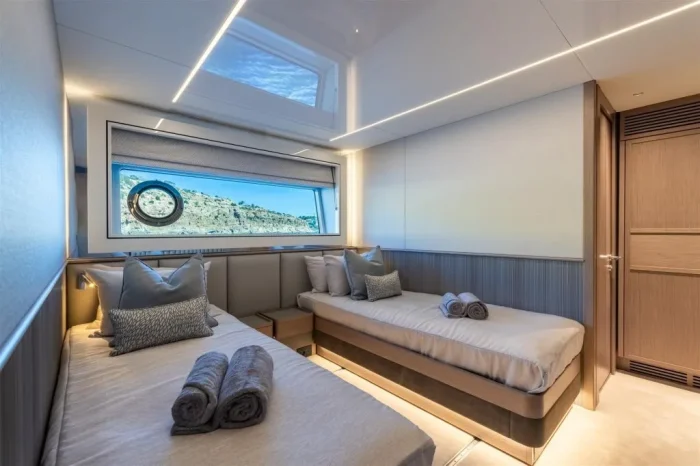 Sunseeker 90 Ocean Enclosed