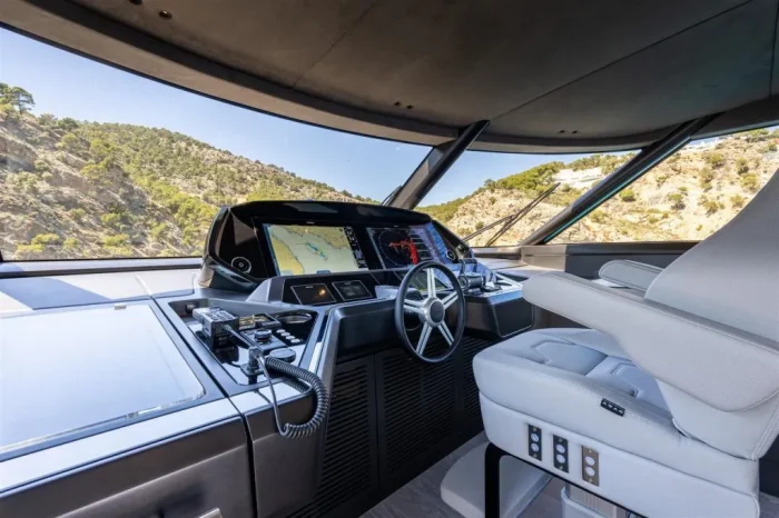 Sunseeker 90 Ocean Enclosed
