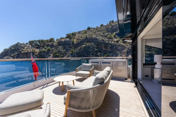Sunseeker 90 Ocean Enclosed