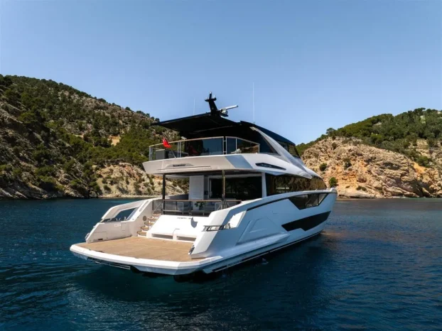 Sunseeker 90 Ocean Enclosed