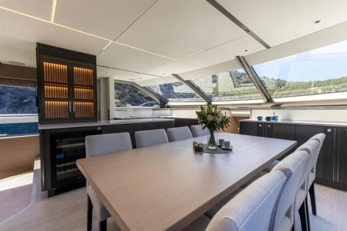 Sunseeker 90 Ocean Enclosed