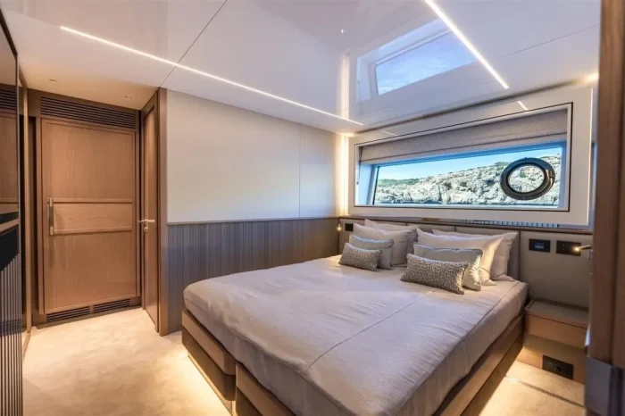 Sunseeker 90 Ocean Enclosed