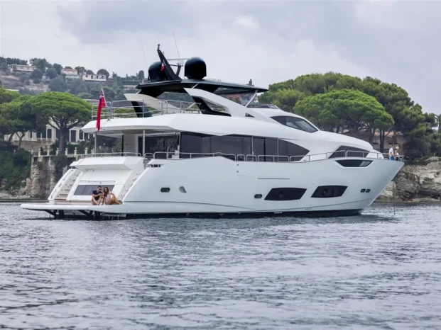Sunseeker 95 Yacht