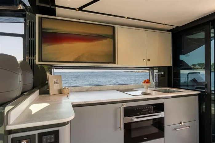 Sunseeker Predator 55