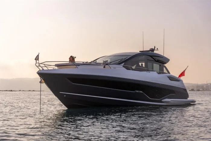 Sunseeker Predator 55