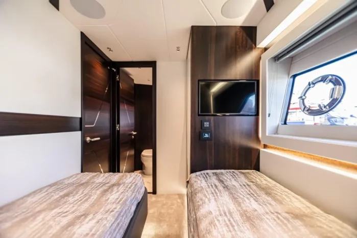 Sunseeker Predator 65