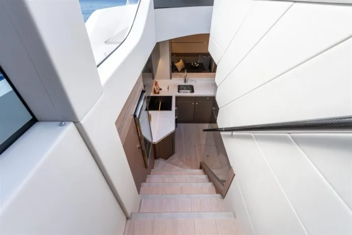 Sunseeker Predator 75